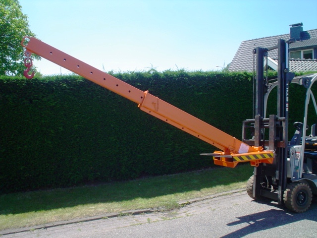 Chariot élévateur à bras de grue