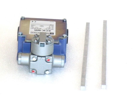[LK51010401] DEMAG Interrupteur position 1    XCK-MR 24SR1H29    Metal 